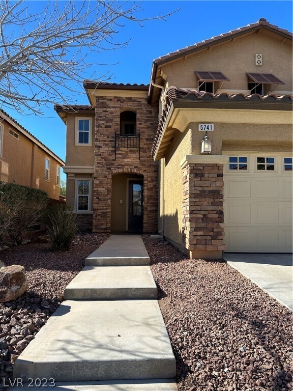 Foto del edificio - 5741 Blackbirch St