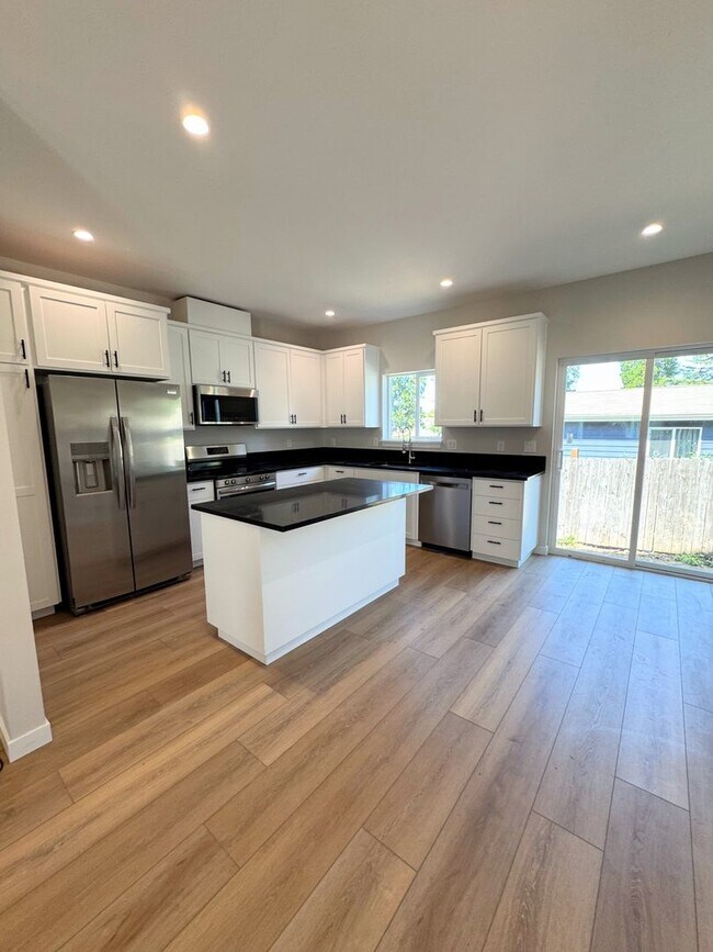 Foto del edificio - Newly Built 3 Bed, 2.5 Bath Cottage Homes with Washer & Dryer