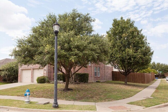 Building Photo - 5000 Bald Cypress Ln