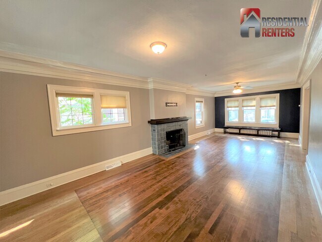 Foto del edificio - 3052 N Stowell Ave