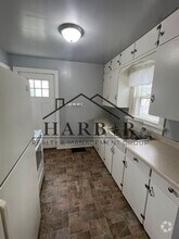 Building Photo - 508 9th Ave SW