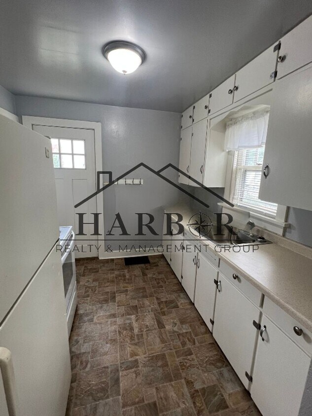 Foto principal - 508 9th Ave SW