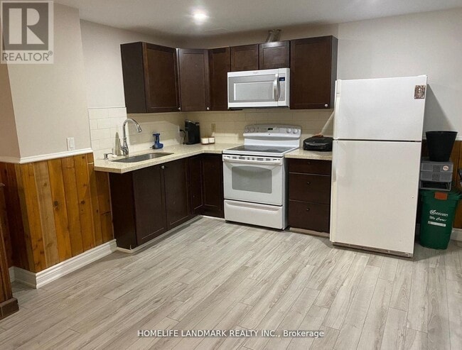 Building Photo - 1872 Parkside Dr