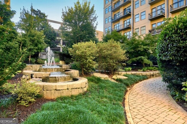 Foto del edificio - 201 W Ponce de Leon Ave