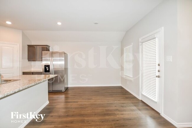 Building Photo - 2319 Hankinson Ln