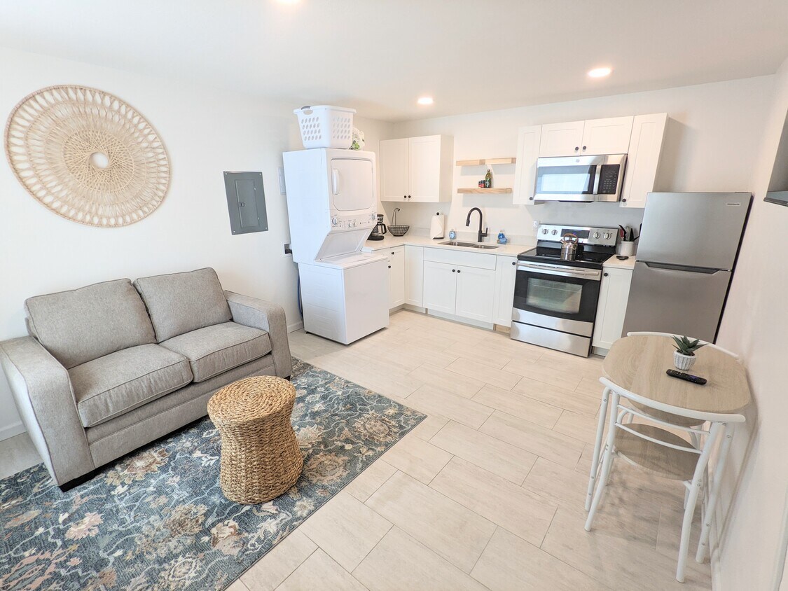 Foto principal - 2157 Bougainvillea St