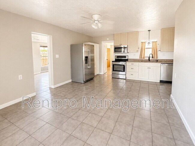 Foto del edificio - 613 Shore Rd