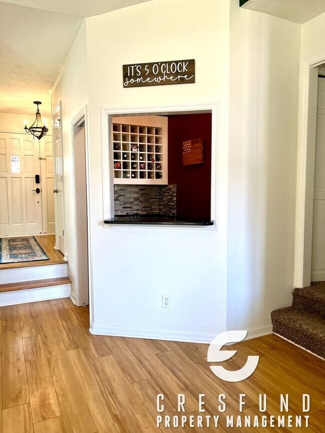 Foto del edificio - 4BR Coming Soon (May 15th or sooner)