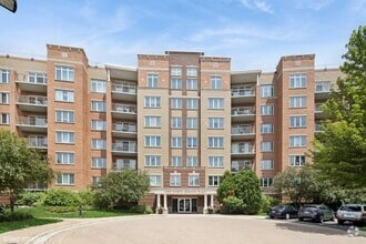Building Photo - 1 Beacon Pl
