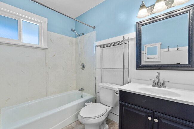 Building Photo - 444 S 100 E