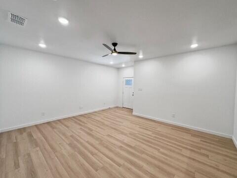 Foto del edificio - 5811 Urbana Pl