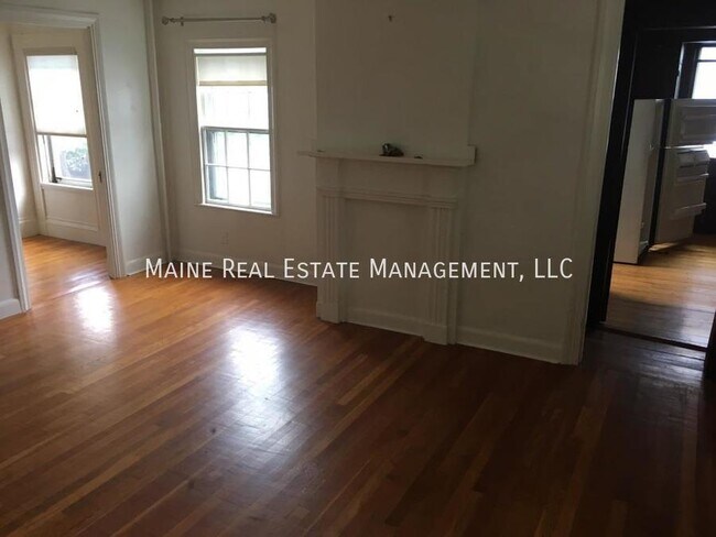 Building Photo - 12-16 5th St