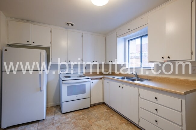 Foto del edificio - 3953-3955 Alberly Way