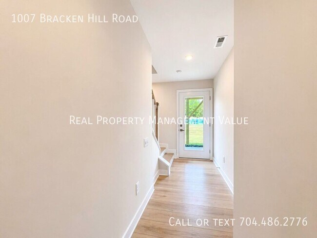 Foto del edificio - 1007 Bracken Hill Rd