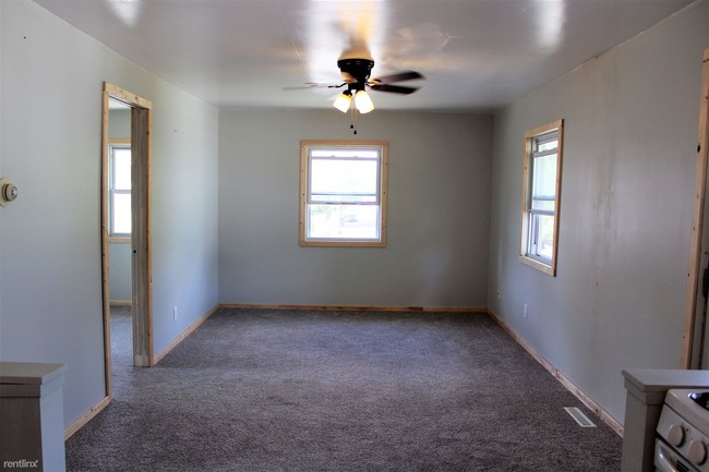 Foto del edificio - 3 br, 2 bath Apartment - 143 Burr Oak St