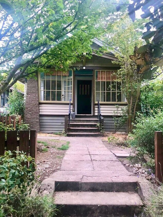 4515 Densmore Ave N, Seattle, WA 98103 House Rental in Seattle, WA