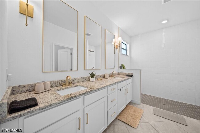 Building Photo - 14470 Secret Garden Cove