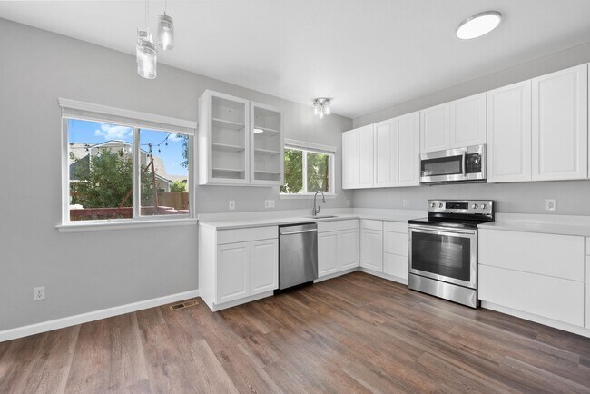 Kitchen - 11001 Eagle Creek Pky