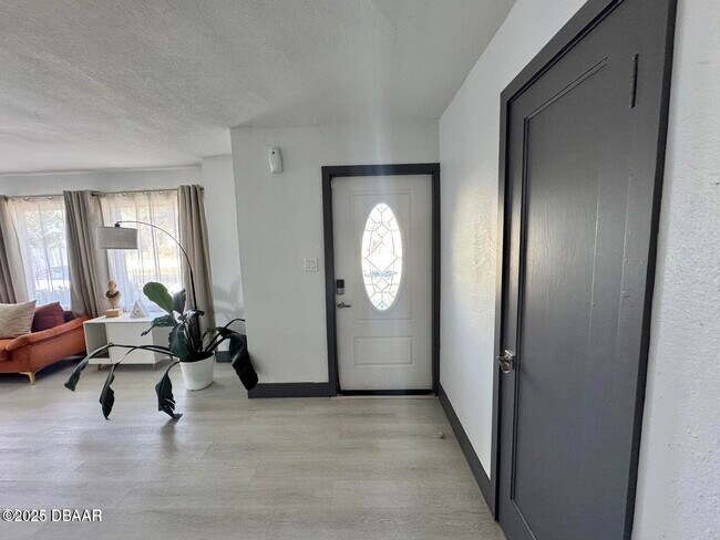 Foto del edificio - 326 Ribault Ave