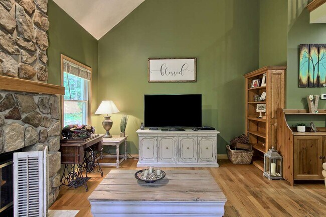 Building Photo - 4440 Ground Pine Trail