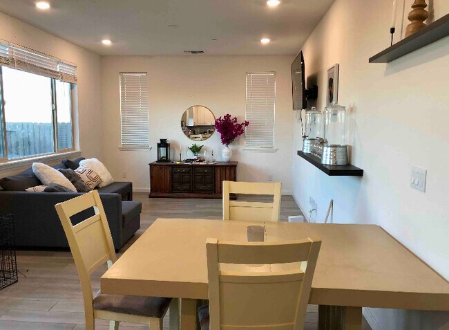 Foto del edificio - 3851 Ivan Way