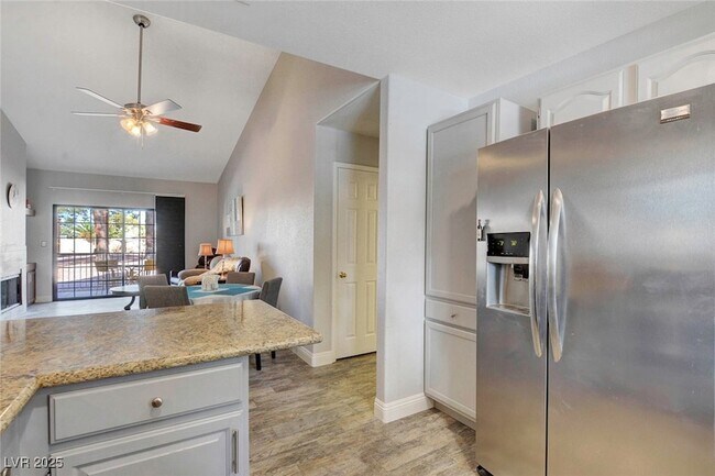 Foto del edificio - 2851 S Valley View Blvd