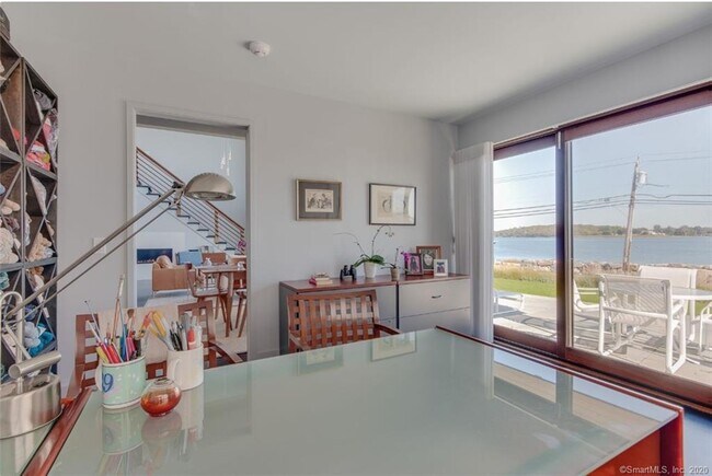 Foto del edificio - 28 Harbor Rd