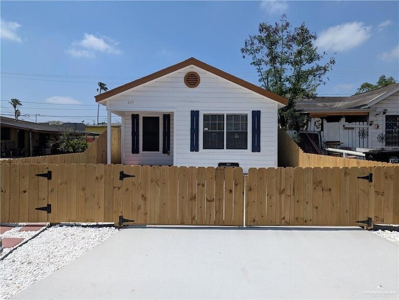 Foto principal - 209 N Kansas Ave