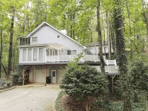 Building Photo - 4049 Skyline Dr
