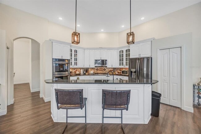 Foto del edificio - 6120 Chene Ct