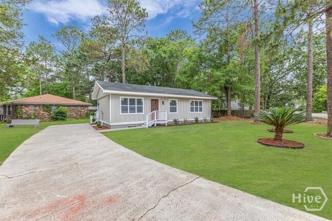 Building Photo - 131 Pointe S Dr