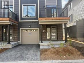 Building Photo - 409 Silverberry Private