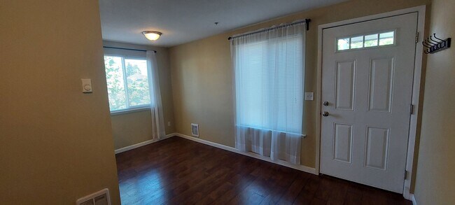 Foto del edificio - Lovely 1 Bedroom Apartment in the Lettered Streets District