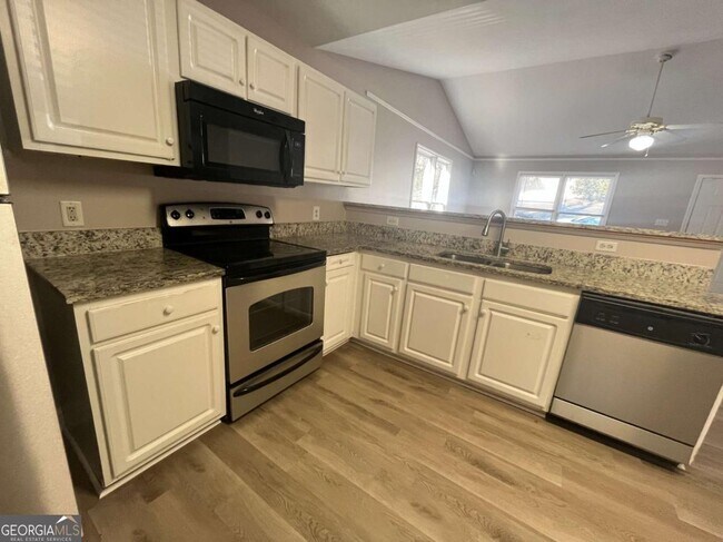 Foto del edificio - 100 Fair Oaks Dr