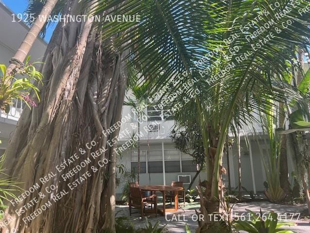 Building Photo - 1925 Washington Ave