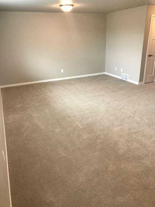 Foto del edificio - 3 Bed 3 Bath Single Family Home