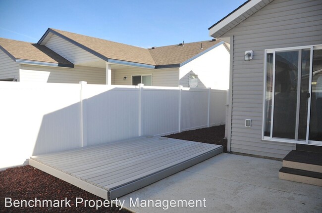 Building Photo - 3 br, 2 bath House - 8205 N. Crown Pointe ...