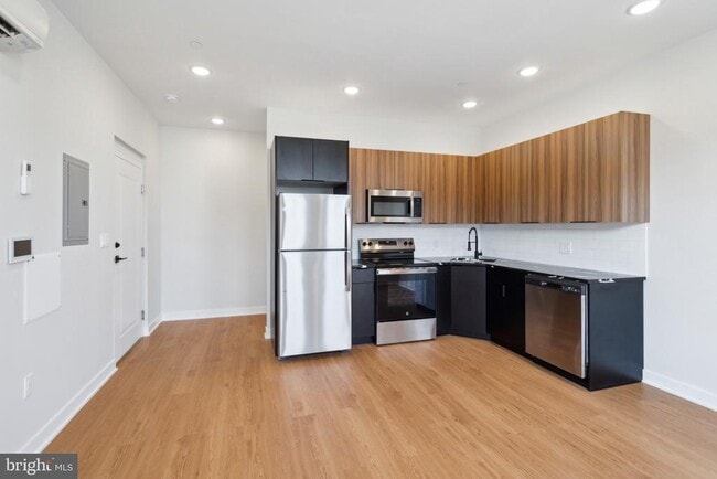 Foto del edificio - 4145 W Girard Ave