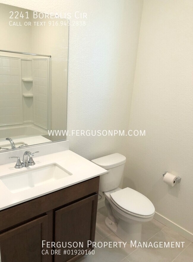 Foto del edificio - Like New Four Bedroom Solar Home in Westpa...