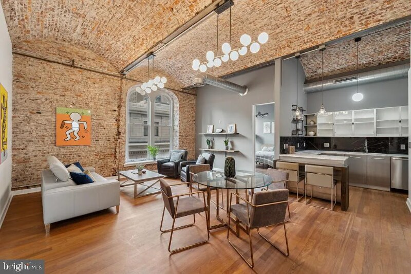 Foto principal - 105 S 12th St
