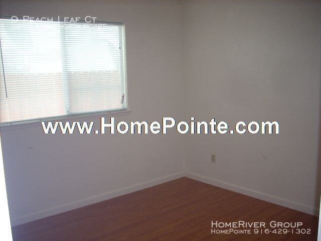 Building Photo - 9 Peach Leaf Ct