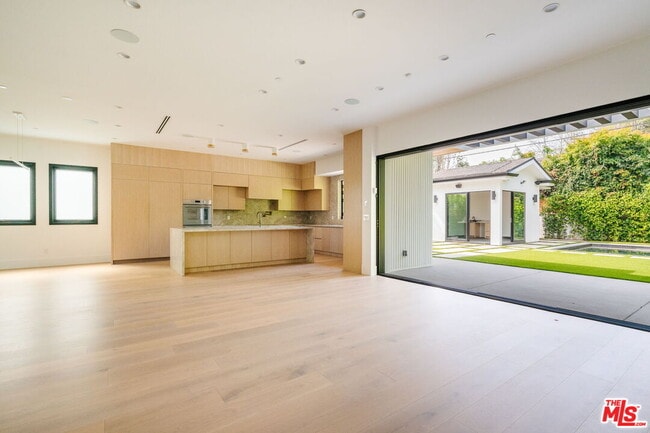 Foto del edificio - 4087 Kraft Ave