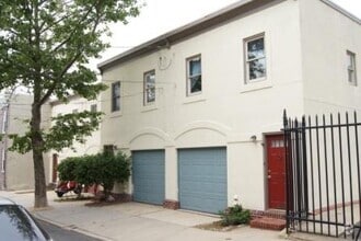 Building Photo - 2517 Webster St