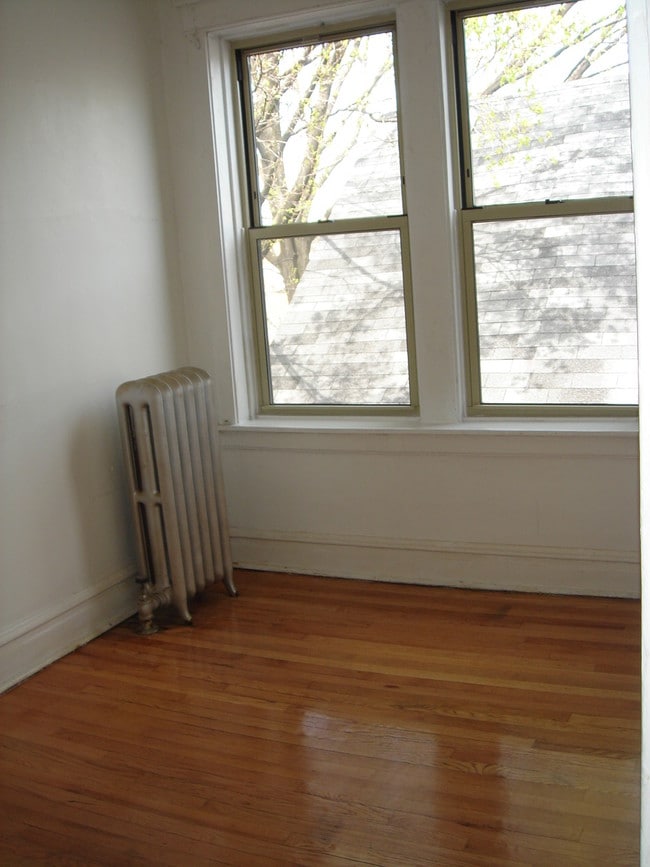 Building Photo - 3536 W Cullom Ave