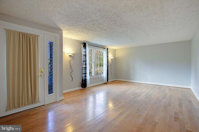 Foto del edificio - 804 Mason Rd