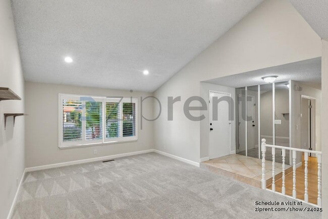 Building Photo - 5047 Pearl Ave