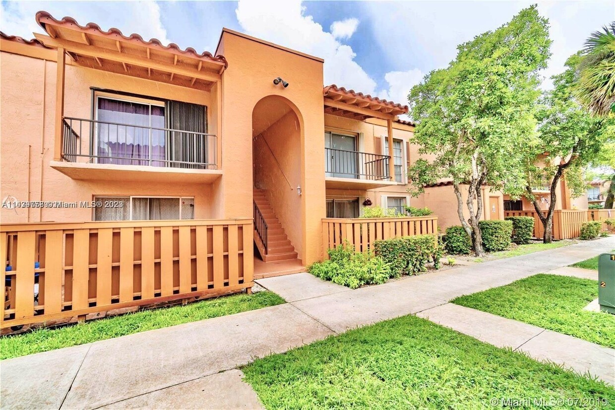 Primary Photo - 7215 Miami Lakes Dr