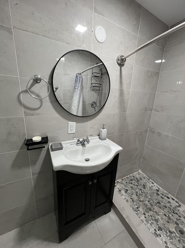 Foto del edificio - 328 Pfeiffer St