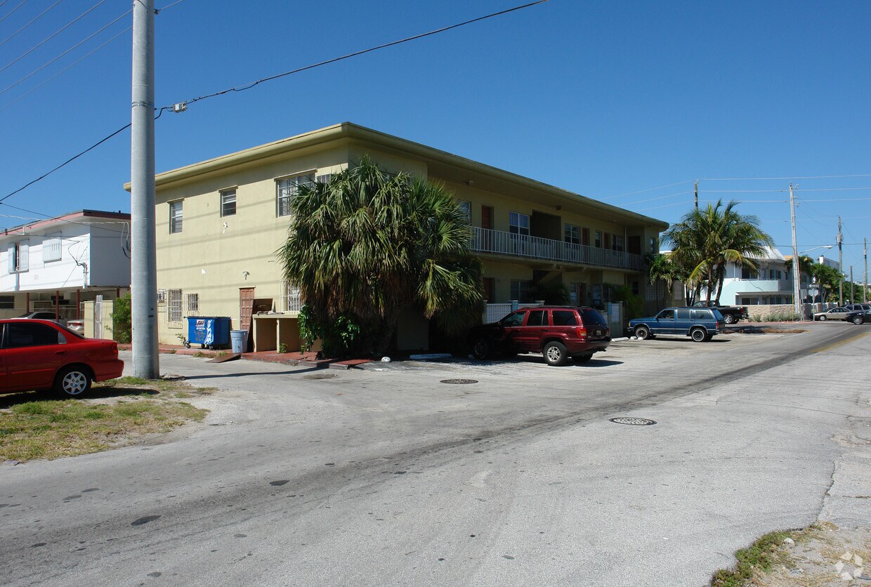 Primary Photo - Ocean Deck Motel Apartment