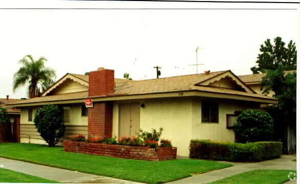 Building Photo - 228 S Knott Ave